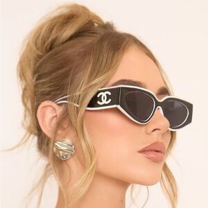 White Trim Chunky Sunglasses In Black